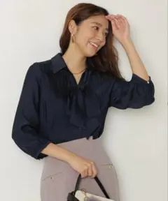 ジャスグリッティー　ボウタイブラウス