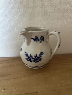 ブルーの花がかわいい陶器の小さなピッチャー フレンチアンティーク