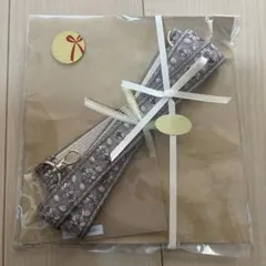 花柄グレー系ストラップ　新品未使用