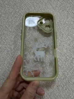 iPhone16用ケース 鹿 雪の結晶デザイン
