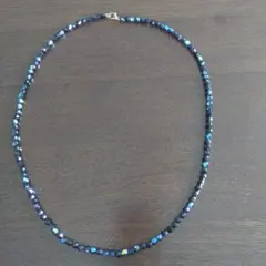 紺ビーズ　ネックレス