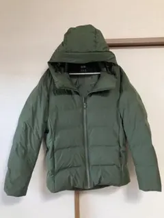 ユニクロ シームレスダウンパーカ グリーン