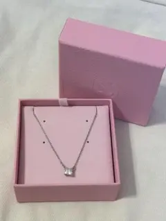 スワロフスキー ネックレス