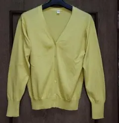 ユニクロ　イエロー Vネック 　長袖カーディガン Ｓサイズ