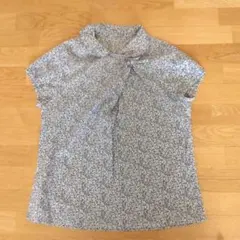 リバティブラウスのサムネイル