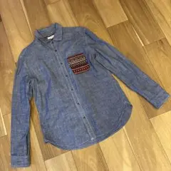 デニムシャツ 刺繍ポケット付き 長袖