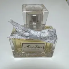 Miss Dior オードゥ パルファン 30mLのサムネイル