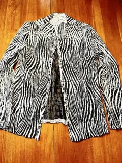 伊太利屋　春夏用ノーカラージャケット 白黒ストライプ