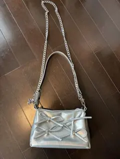 リボン装飾 シルバーショルダーバッグ