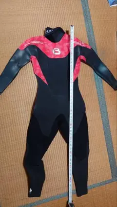 赤と黒のフルスーツウェットスーツ Mサイズ