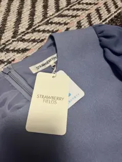 【新品】膝丈ワンピース(strawberryfields)
