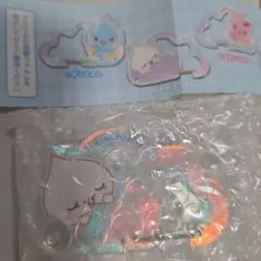 しずくちゃん　アクリルカラビナ　みるみるちゃん　ガチャガチャ
