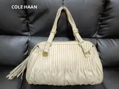 美品☆コールハーン☆本革レザープリーツ&タッセルショルダーバッグ☆ライトベージュのサムネイル