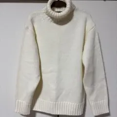 【GU】タートルネック ニット ホワイト 長袖