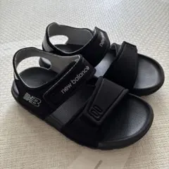 new balance ブラック サンダル　16cm