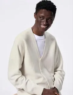 GU ウォッシャブルVネックカーディガン