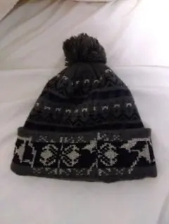アーノルドパーマー　ノルディック柄ポンポン付きニット帽
