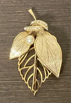 ブローチ【葉っぱパール】