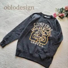 【オブロデザイン】メンズ グレー プリント クルーネック トレーナー 裏起毛 L