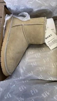 GAP ベージュ ムートンブーツ