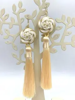 【水引】梅結びのタッセルピアス 白金