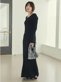 バックオープンロングニットワンピース