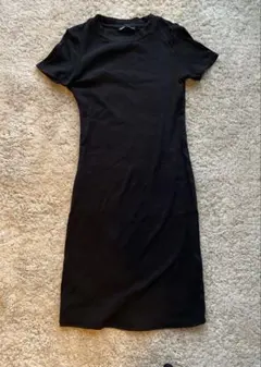 ZARA 黒 カットソーワンピース 半袖 S シンプル　夏物