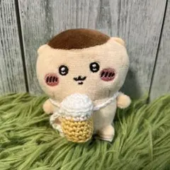 ちいかわ おすわりぬいぐるみ　ビールのポシェット　くりまんじゅう