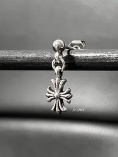 ●【タイニー クロスピアス シルバー 1個】高橋海人 a90