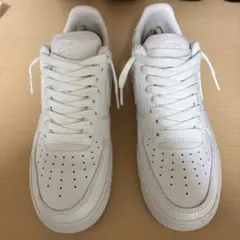 NIKE AIR FORCE 1 ホワイト スニーカー