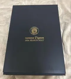 【非売品】阪神タイガース2026年間指定席記念品ミズノスウェットパーカーLサイズのサムネイル