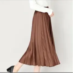 ローリーズファーム　サテンプリーツスカート