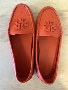 ひ*ち様 新品 TORY BURCH / ハウエルコ―ト WH/BL 23.5 ひ*ち様 新品 TORY BURCH / ハウエルコ―ト WH/BL 23.5 - メルカリ