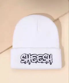 ホワイトニットビーニー SHEESH刺繍