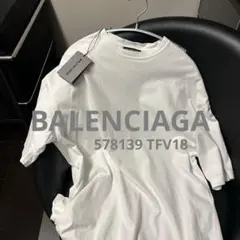 BALENCIAGA 肩ロゴ 刺繍 ショルダータグ Tシャツ 578139のサムネイル