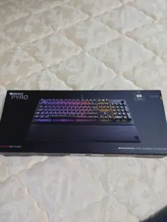 ★ROCCAT PYRO メカニカル RGB ゲーミングキーボード★