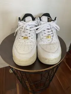 レア Nike Air Force 1 ホワイト/ブラック/ゴールド お買い得