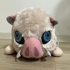 伊之助　メガジャンボ寝そべりぬいぐるみ