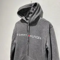 【TOMMY HILFIGER】パーカー　スウェット　グレー　フード　裏起毛