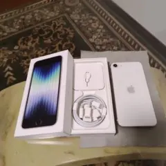 iPhone SE (第3世代) スターライト 64GB