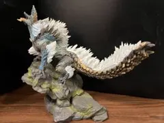 モンスターハンター　ジンオウガ　フィギュア　LED点灯