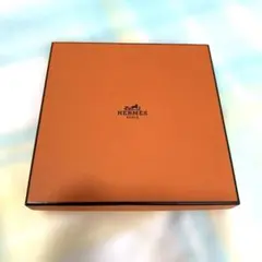 HERMES エルメス　正方形　空箱のサムネイル