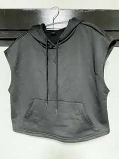 SHEIN　ノースリーブパーカー　ノースリーブ　パーカー　ダンボール生地　黒のサムネイル
