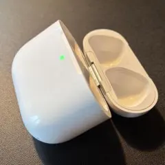 【中古】Apple AirPods（第4世代）充電ケースのみ A3058