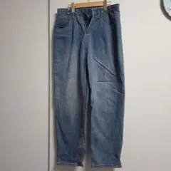 ライトブルーストレートレッグデニム