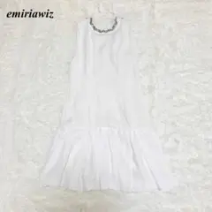 タグ付き未使用品 EmiriaWiz ワンピース M 無地 ビジューのサムネイル