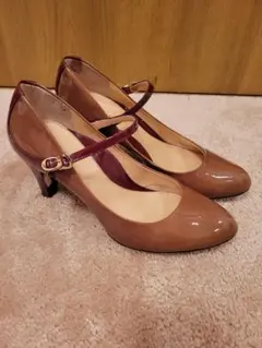 Pittiエナメルパンプス