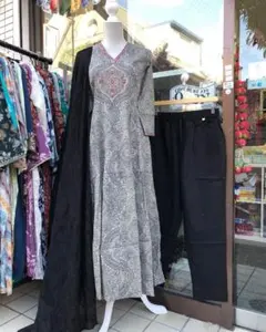 three dots トラベルライン マキシ丈 ワンピース 花柄 フレア ドレス