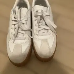 PUMA 厚底スニーカー ホワイト
