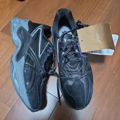 完売品 asics emmi アシックス エミ スニーカー 23.5cmのサムネイル
